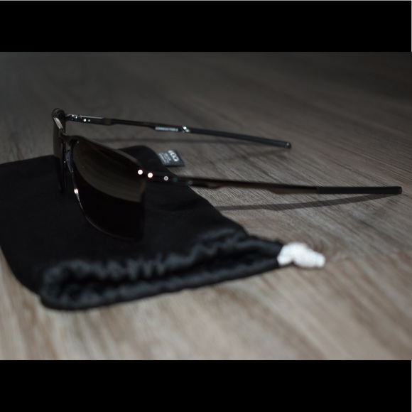 Men’s Oakley sunglasses - Picture 3 of 8